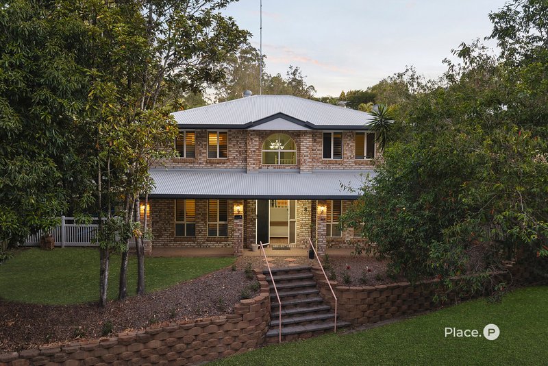 Photo - 8 Ridgeview Street, Carindale QLD 4152 - Image 1