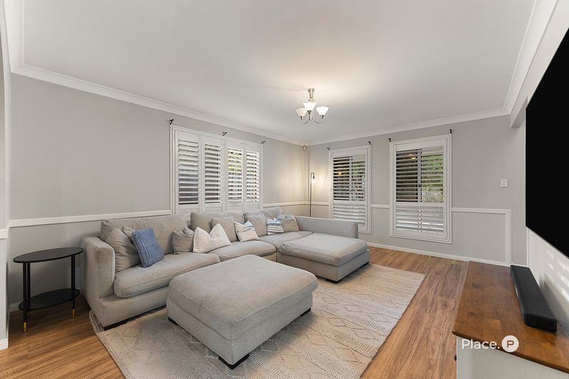 Photo - 8 Ridgeview Street, Carindale QLD 4152 - Image 4