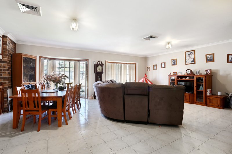 Photo - 8 Rimini Place, Prestons NSW 2170 - Image 5