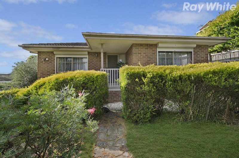 8 Rio Court, Ferntree Gully VIC 3156