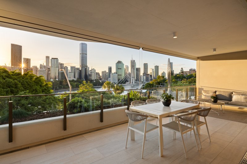 Photo - 8 River Terrace, Kangaroo Point QLD 4169 - Image 1