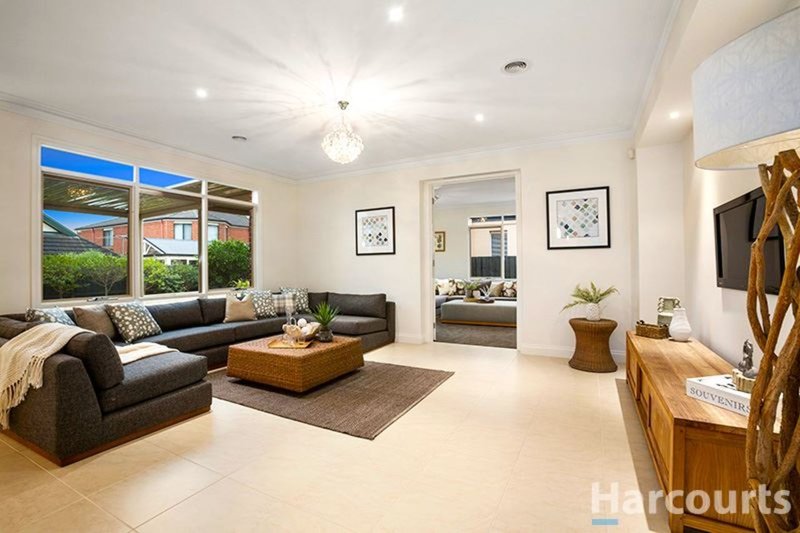 Photo - 8 Riverpark Drive, Wantirna South VIC 3152 - Image 6