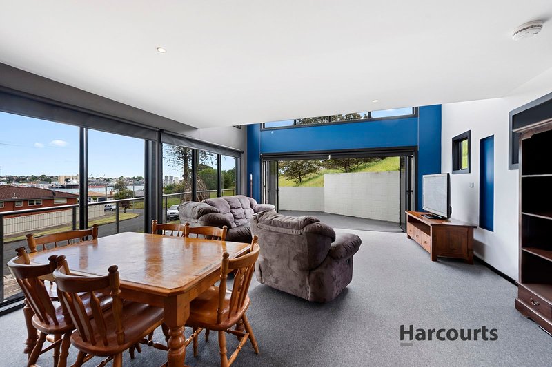 Photo - 8 Riverview Avenue, East Devonport TAS 7310 - Image 3