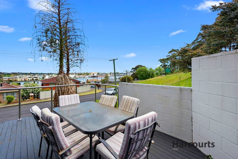 Photo - 8 Riverview Avenue, East Devonport TAS 7310 - Image 4