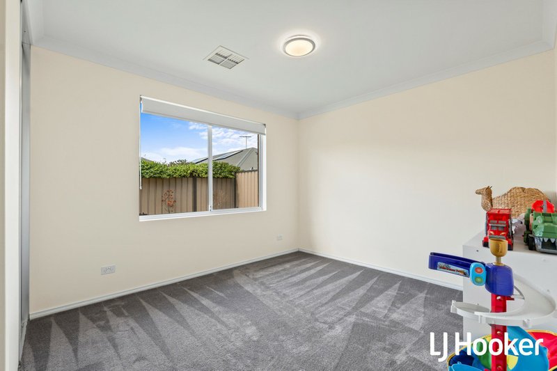 Photo - 8 Riviera Turn, Piara Waters WA 6112 - Image 19