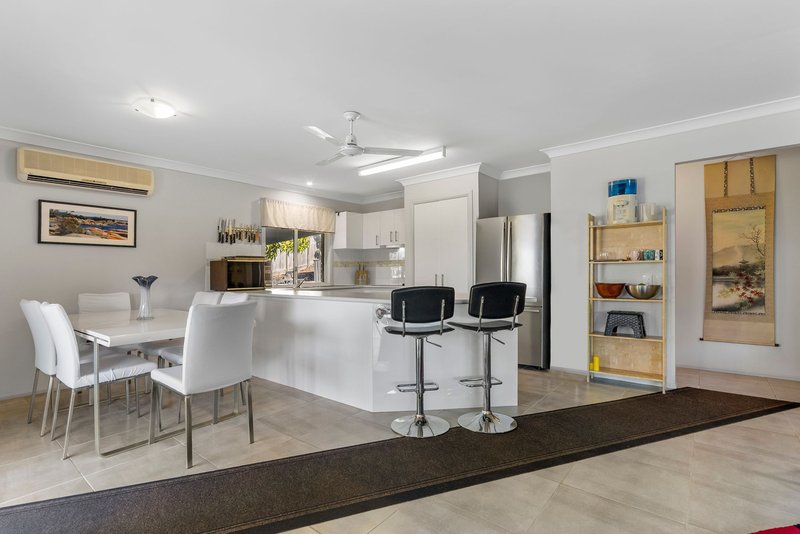 Photo - 8 Rob Roy Court, Highland Park QLD 4211 - Image 8