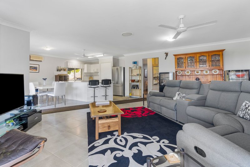 Photo - 8 Rob Roy Court, Highland Park QLD 4211 - Image 10