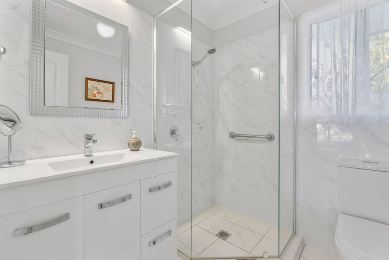 Photo - 8 Rob Roy Court, Highland Park QLD 4211 - Image 13