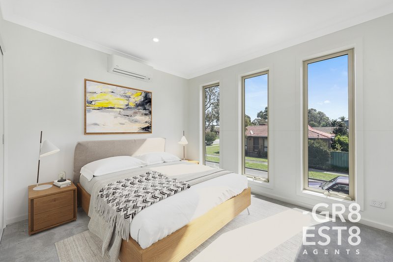 Photo - 8 Robb Court, Hampton Park VIC 3976 - Image 5