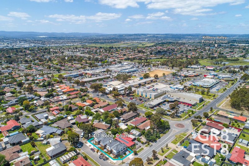 Photo - 8 Robb Court, Hampton Park VIC 3976 - Image 9