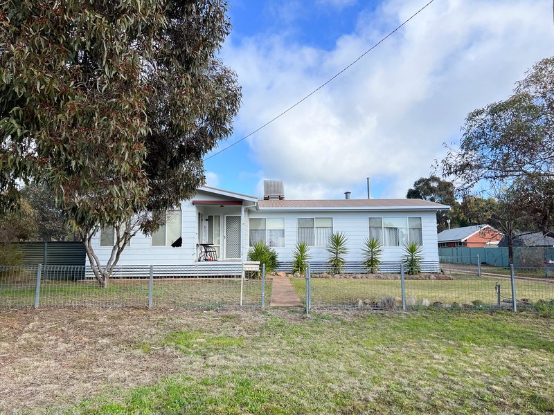 8 Robertson Street, Barmedman NSW 2668