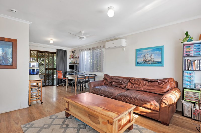 Photo - 8 Robertson Street, Kepnock QLD 4670 - Image 7