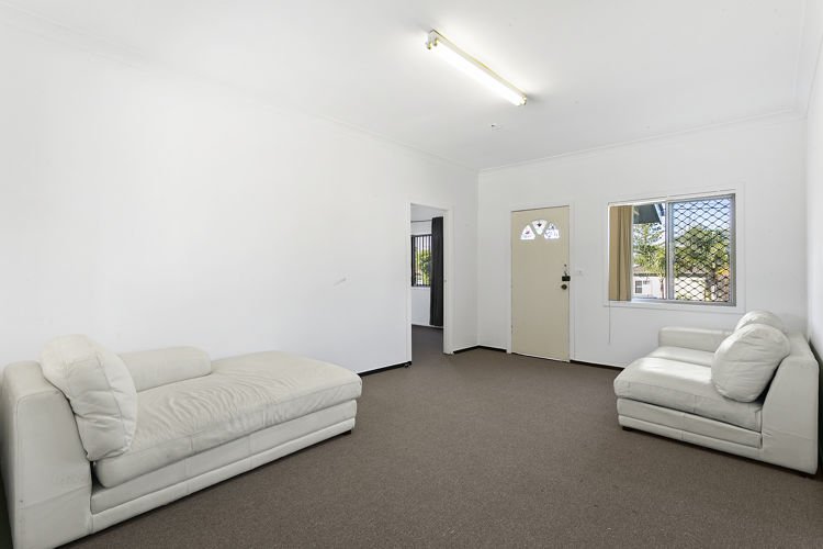 Photo - 8 Robertson Street, Merrylands NSW 2160 - Image 4