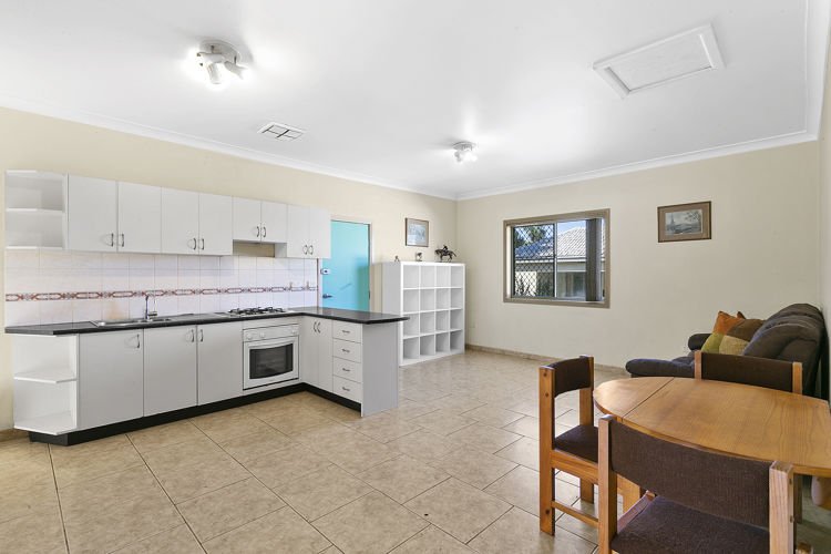 Photo - 8 Robertson Street, Merrylands NSW 2160 - Image 6