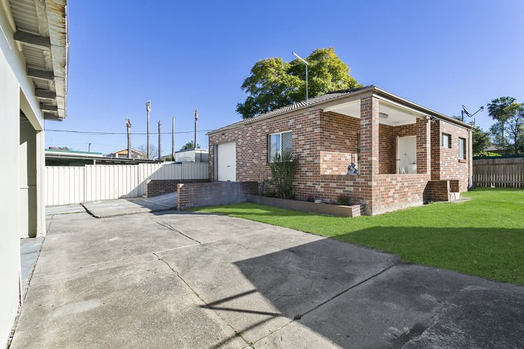 Photo - 8 Robertson Street, Merrylands NSW 2160 - Image 8