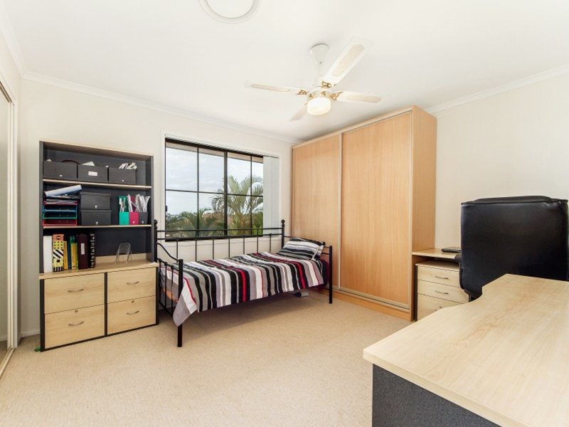 Photo - 8 Robinia Court, Robina QLD 4226 - Image 11