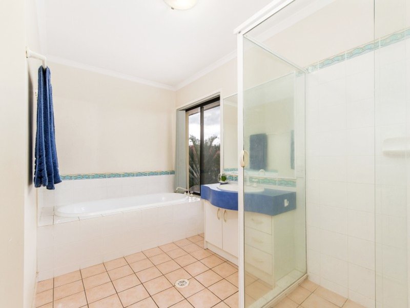 Photo - 8 Robinia Court, Robina QLD 4226 - Image 14