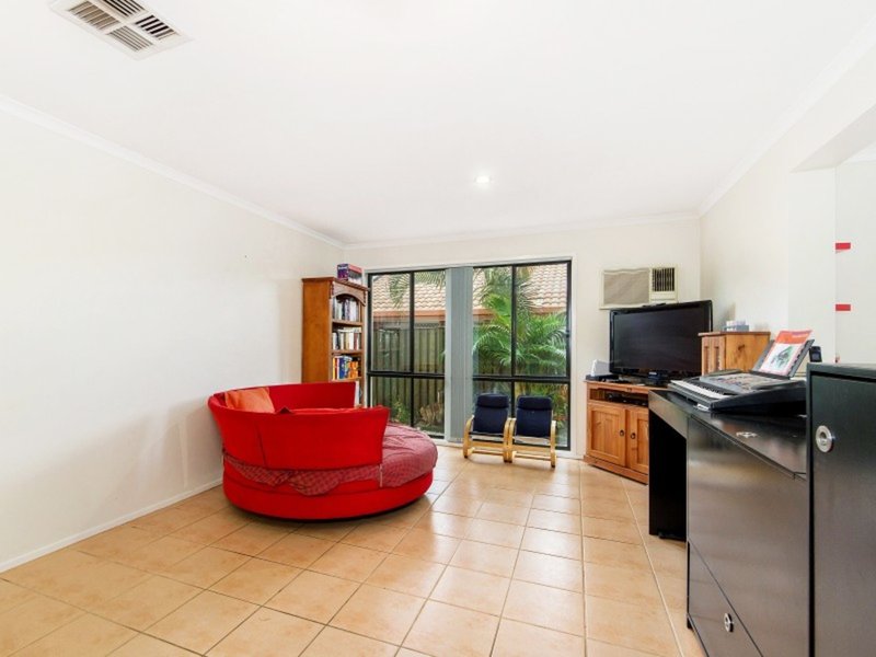 Photo - 8 Robinia Court, Robina QLD 4226 - Image 4