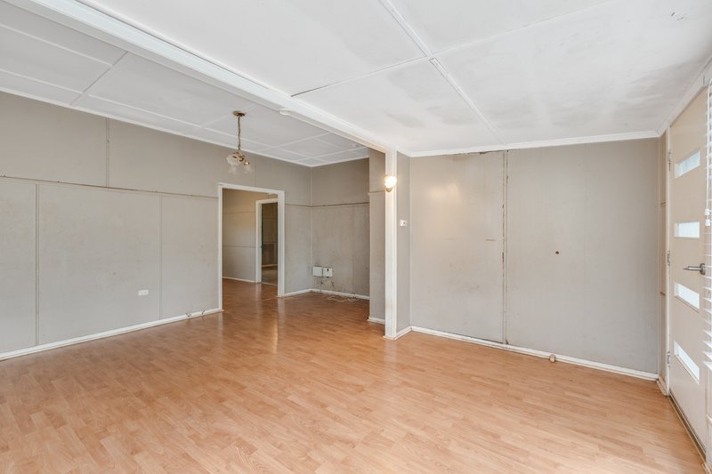 Photo - 8 Robsart Street, North Toowoomba QLD 4350 - Image 4