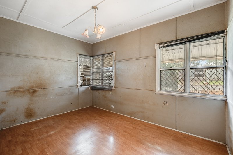 Photo - 8 Robsart Street, North Toowoomba QLD 4350 - Image 7