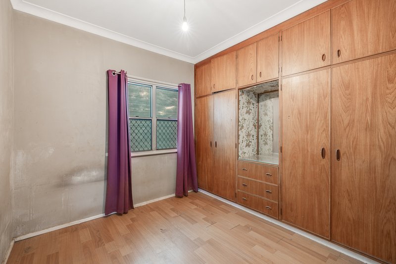 Photo - 8 Robsart Street, North Toowoomba QLD 4350 - Image 11