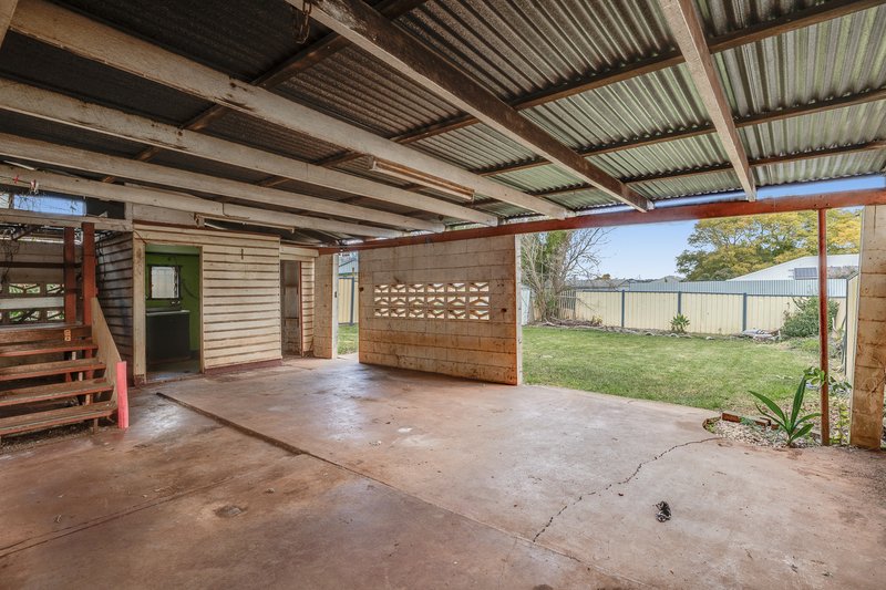 Photo - 8 Robsart Street, North Toowoomba QLD 4350 - Image 15