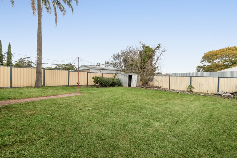 Photo - 8 Robsart Street, North Toowoomba QLD 4350 - Image 16