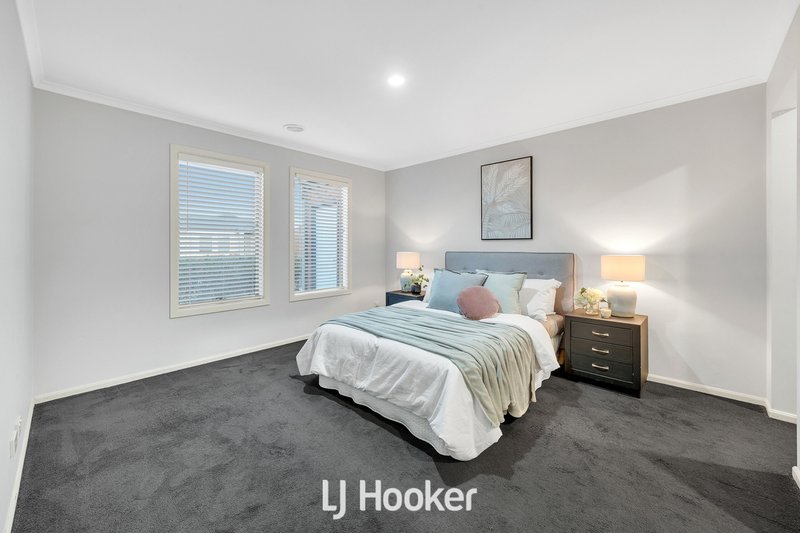 Photo - 8 Robusta Avenue, Cranbourne VIC 3977 - Image 16