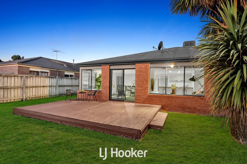 Photo - 8 Robusta Avenue, Cranbourne VIC 3977 - Image 24