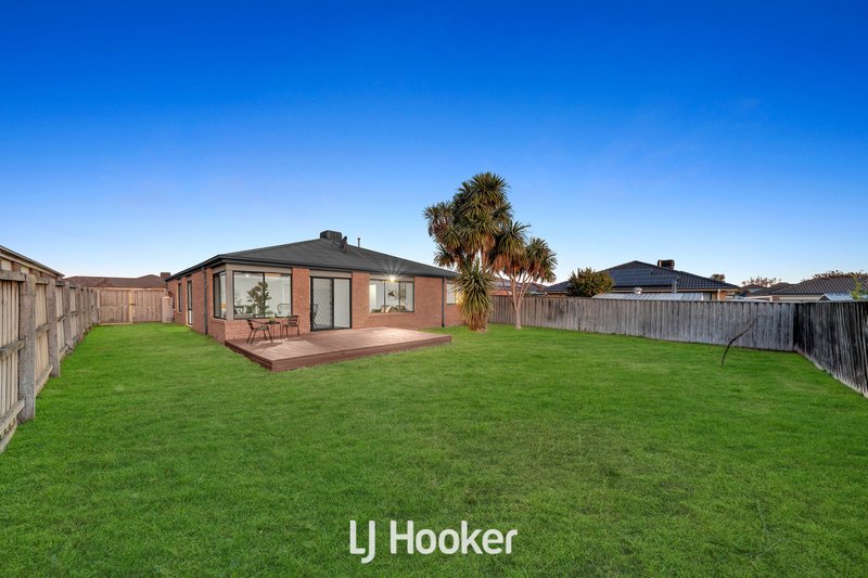 Photo - 8 Robusta Avenue, Cranbourne VIC 3977 - Image 25