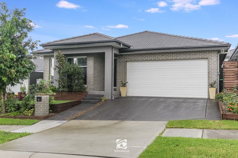 8 Rochester Street, Gregory Hills NSW 2557
