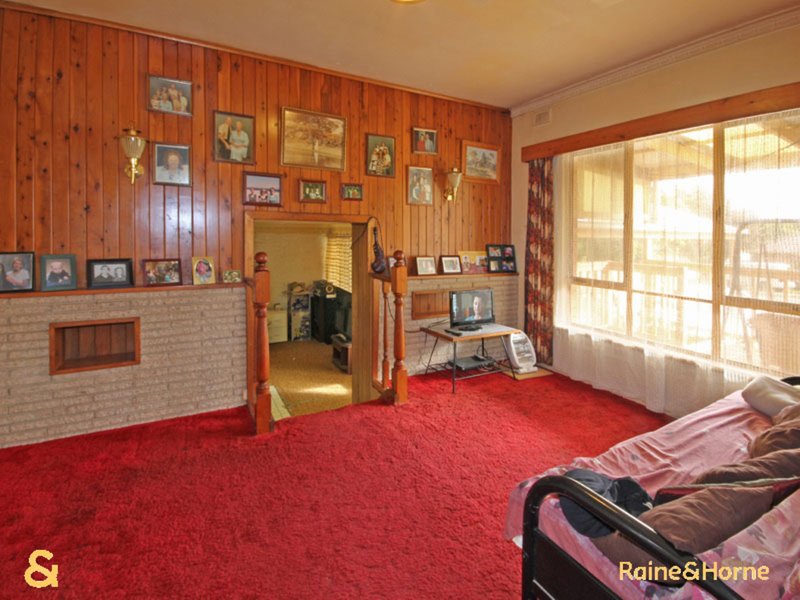 Photo - 8 Roger Road, Morphett Vale SA 5162 - Image 2