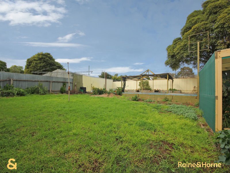 Photo - 8 Roger Road, Morphett Vale SA 5162 - Image 6