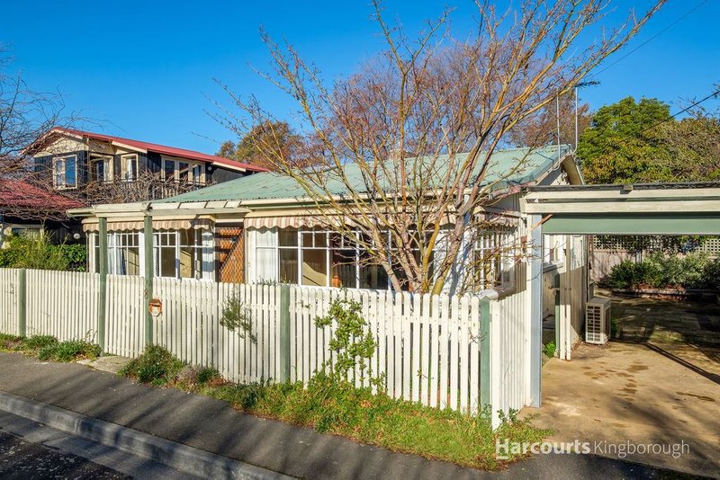 8 Rollins Avenue, Kingston Beach TAS 7050