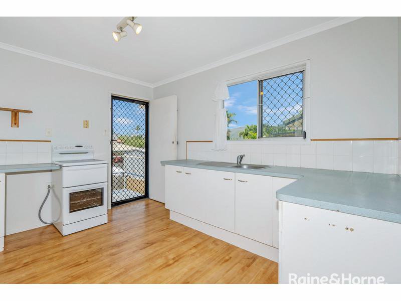 Photo - 8 Roma Court, Kelso QLD 4815 - Image 4