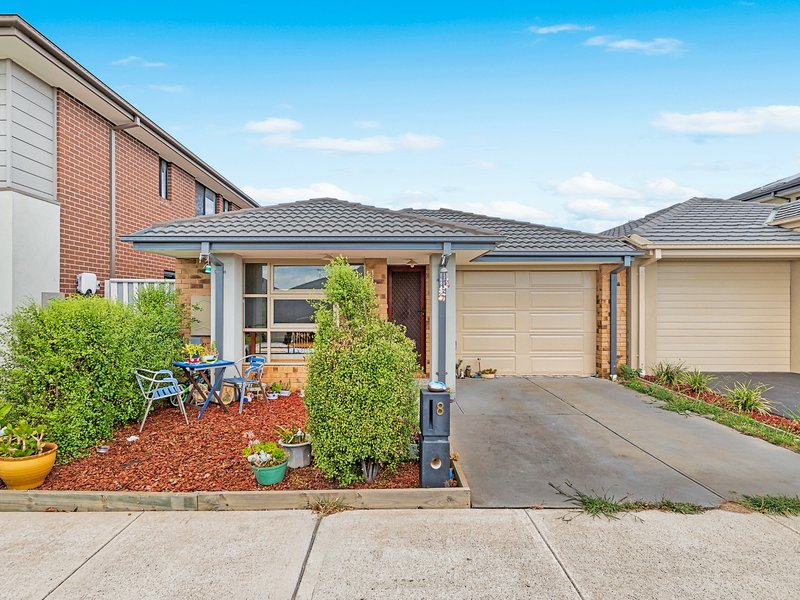 8 Romulus Crescent, Cranbourne West VIC 3977