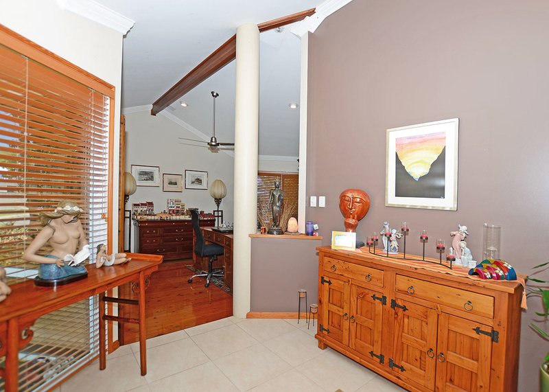 Photo - 8 Rosalind Court, Torquay QLD 4655 - Image 5