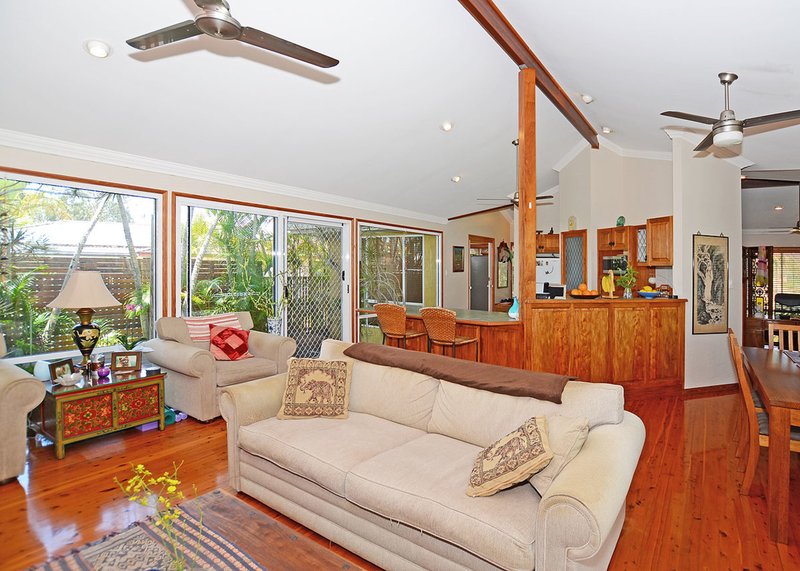 Photo - 8 Rosalind Court, Torquay QLD 4655 - Image 7