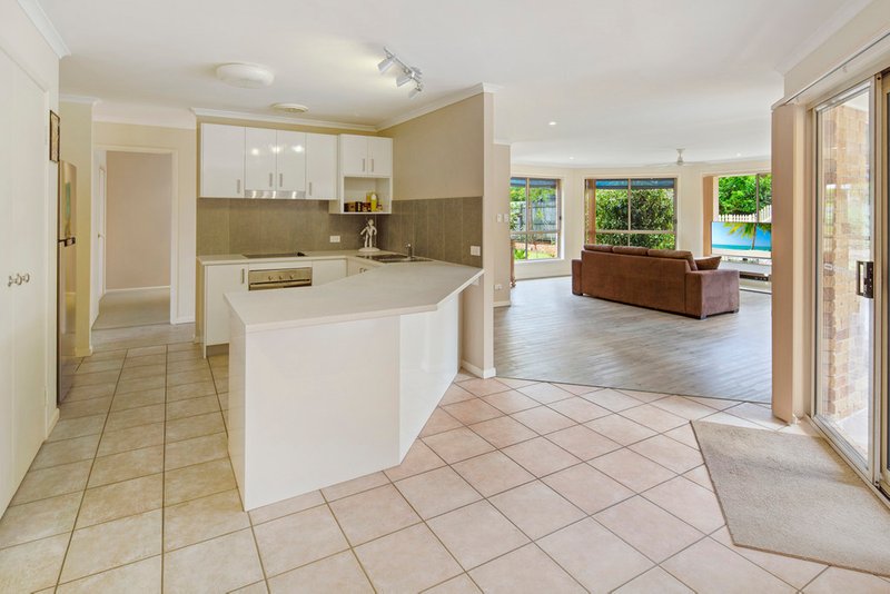 Photo - 8 Rosella Place, Tewantin QLD 4565 - Image 2