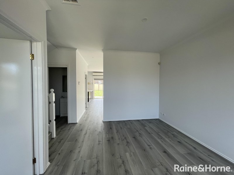 Photo - 8 Rosemont Way, Roxburgh Park VIC 3064 - Image 3