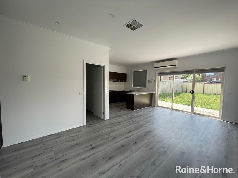 Photo - 8 Rosemont Way, Roxburgh Park VIC 3064 - Image 5