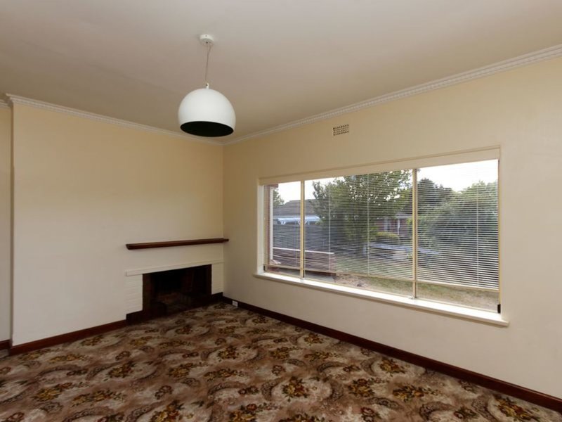 Photo - 8 Roseville Place, Glenorchy TAS 7010 - Image 6