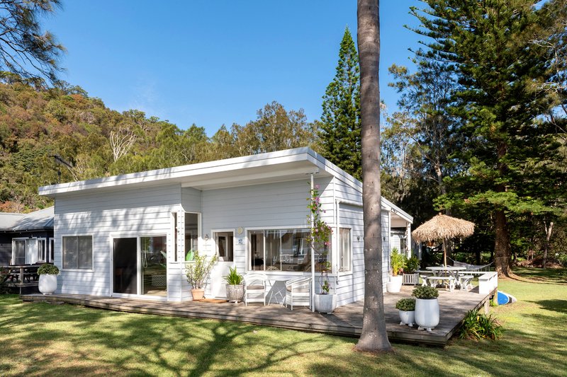 Photo - 8 Ross Smith Parade, Great Mackerel Beach NSW 2108 - Image 8