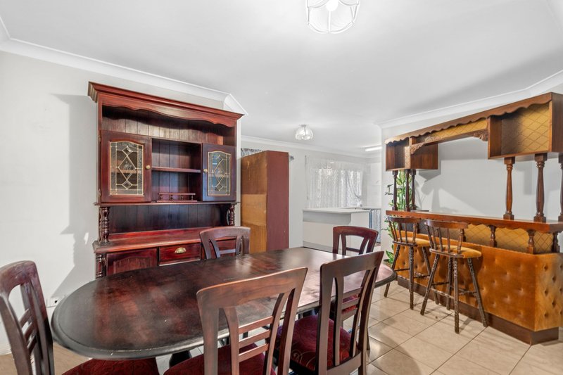 Photo - 8 Rossmore Street, Heritage Park QLD 4118 - Image 6