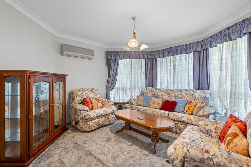 Photo - 8 Rossmore Street, Heritage Park QLD 4118 - Image 9