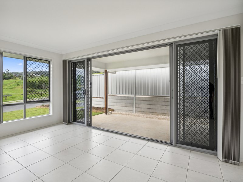 Photo - 8 Rovere Drive, Coffs Harbour NSW 2450 - Image 2