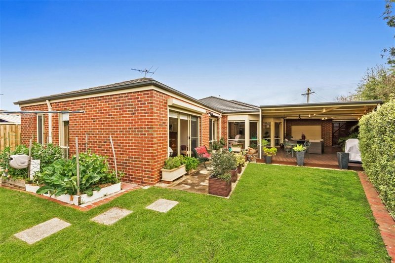 Photo - 8 Rowe Street, Hamlyn Heights VIC 3215 - Image 11