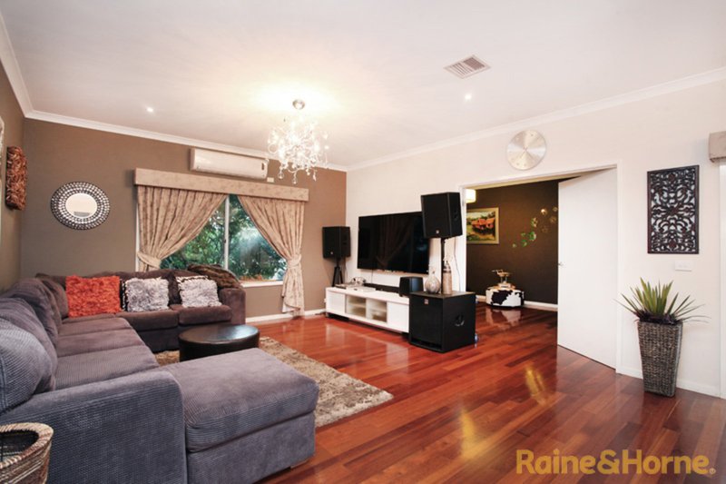 Photo - 8 Royal Park Avenue, Caroline Springs VIC 3023 - Image 9