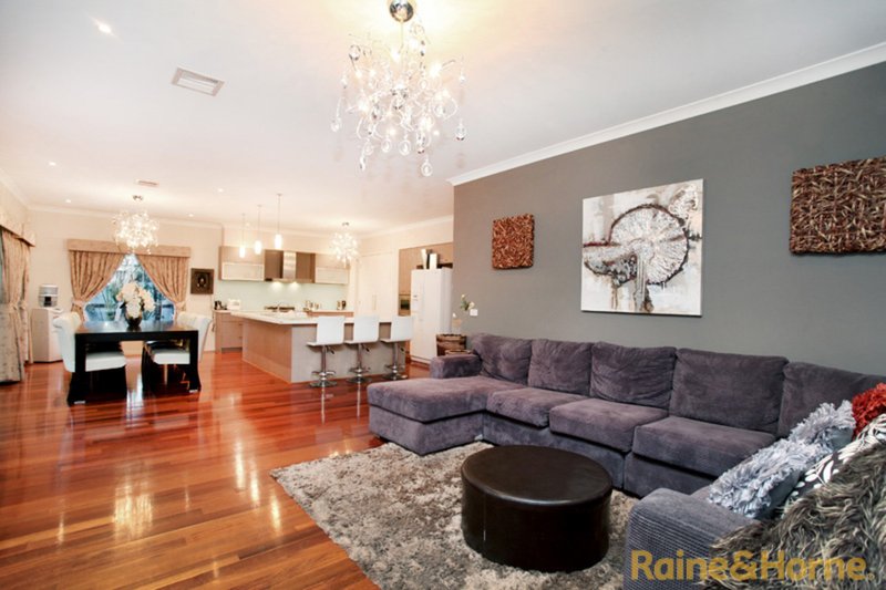 Photo - 8 Royal Park Avenue, Caroline Springs VIC 3023 - Image 11