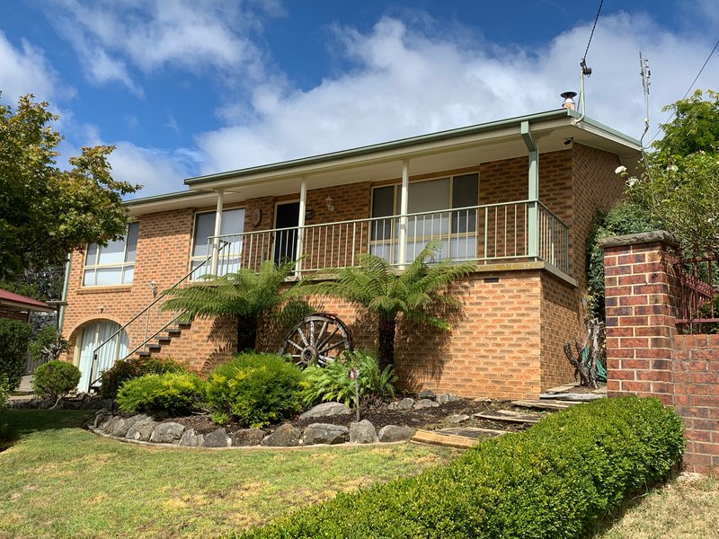 8 Royden Close, Batlow NSW 2730